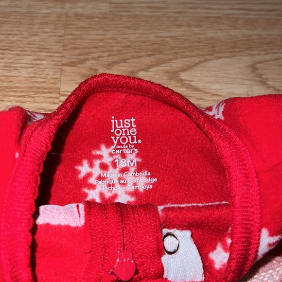 Just One You by Carters Red Snowflake and Deer Footed Pajamas Size 18 Months - Picture 2 of 4